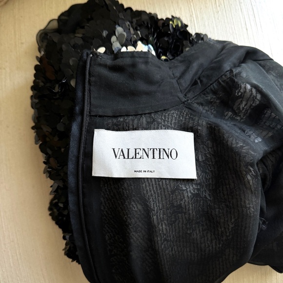 VINTAGE VALENTINO WHITE BLACK OMBRE OVAL SEQUIN SHINY GLOW BRIGHT GLAM LUXURY - Picture 3 of 17